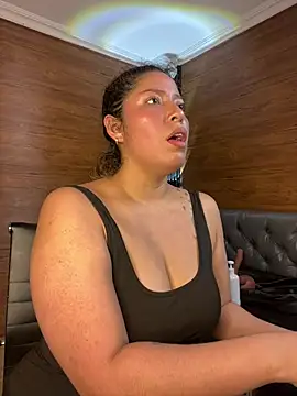 Yvonny27 online show from March 6, 2026, 12:34 pm