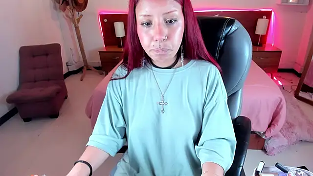 Snapshot of Cat__Moon__ chatting on October 25, 2025, 12:45 pm Cat Moon online show from October 25, 2025, 12:45 pm