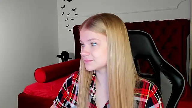 Snapshot of LilitRosen chatting on November 17, 2025, 6:14 pm LilitRosen online show from November 17, 2025, 6:14 pm