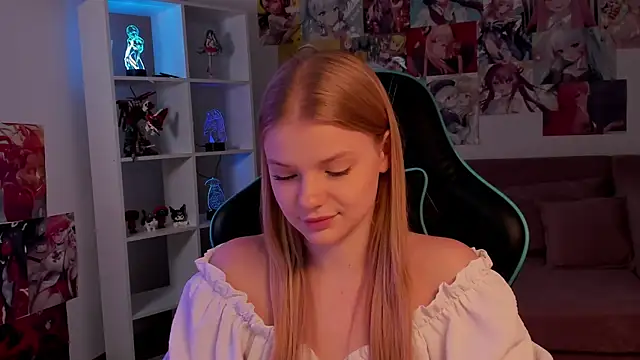 Snapshot of LilitRosen chatting on November 18, 2025, 5:17 pm LilitRosen online show from November 18, 2025, 5:17 pm