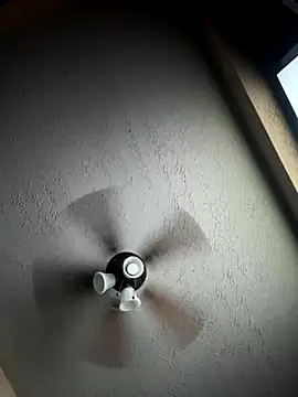 Snapshot of AlexRZ93 chatting on October 30, 2025, 6:37 am AlexRZ93 online show from October 30, 2025, 6:37 am