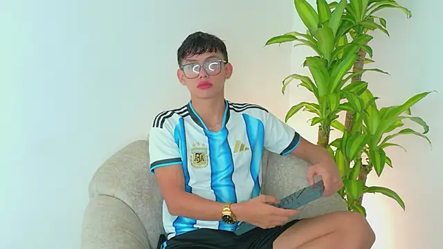 Axel Cody  online show from May 2, 2026, 7:30 pm