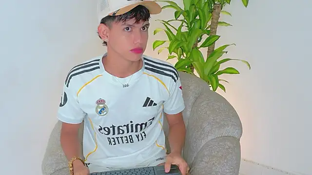 Snapshot of Axel_Cody_ chatting on May 5, 2026, 11:51 am Axel Cody online show from May 5, 2026, 11:51 am