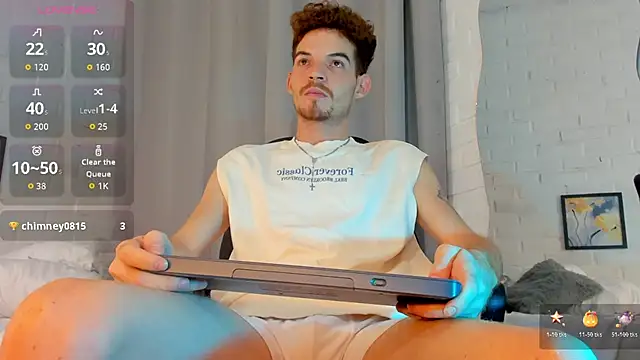 Snapshot of MATEO_HUNTER chatting on February 10, 2026, 12:09 pm MATEO HUNTER online show from February 10, 2026, 12:09 pm