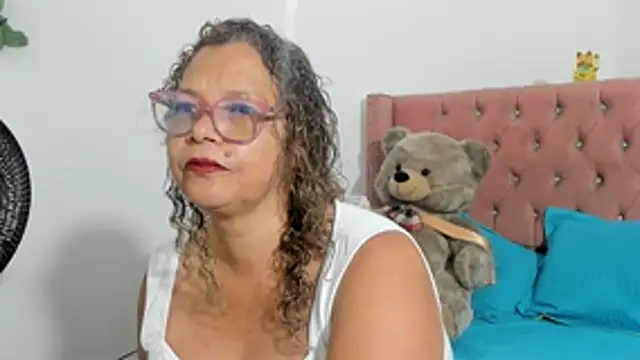 victoriaborunys online show from June 24, 2026, 4:55 am