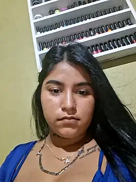 Snapshot of angie_hott chatting on June 13, 2026, 2:53 am angie hott online show from June 13, 2026, 2:53 am