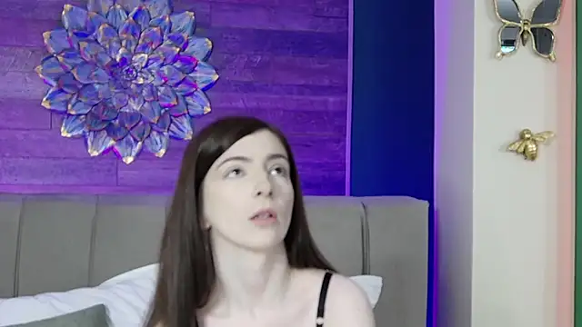 Snapshot of SophieRayss chatting on October 24, 2025, 5:15 am SophieRayss online show from October 24, 2025, 5:15 am