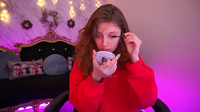 CuteeFoxy online show from January 8, 2026, 2:41 pm