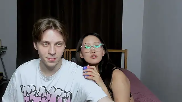 Blossomandbee online show from November 3, 2025, 8:21 pm