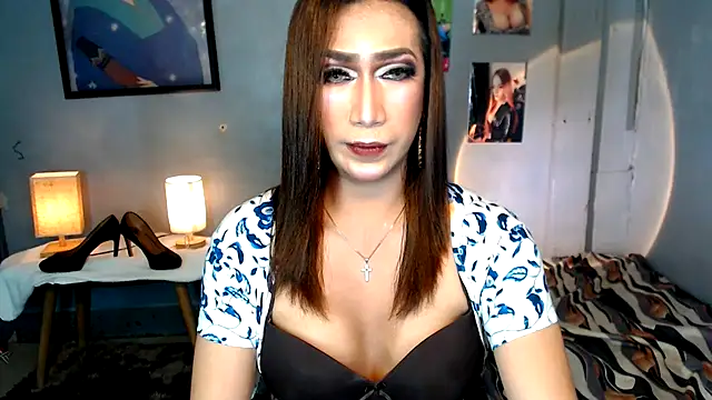 Snapshot of littleredbunny27 chatting on March 24, 2026, 9:03 am littleredbunny27 online show from March 24, 2026, 9:03 am