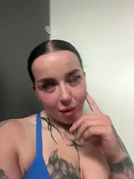 Snapshot of lucycoxxoxo chatting on May 15, 2026, 11:34 pm lucycoxxoxo online show from May 15, 2026, 11:34 pm