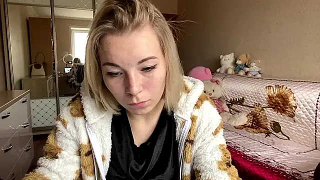 Snapshot of HoppedArea chatting on October 30, 2025, 8:27 am HoppedArea online show from October 30, 2025, 8:27 am