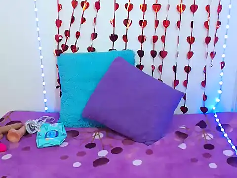 Snapshot of Isaa_Foxx_ chatting on October 17, 2025, 1:57 pm Isaa Foxx online show from October 17, 2025, 1:57 pm