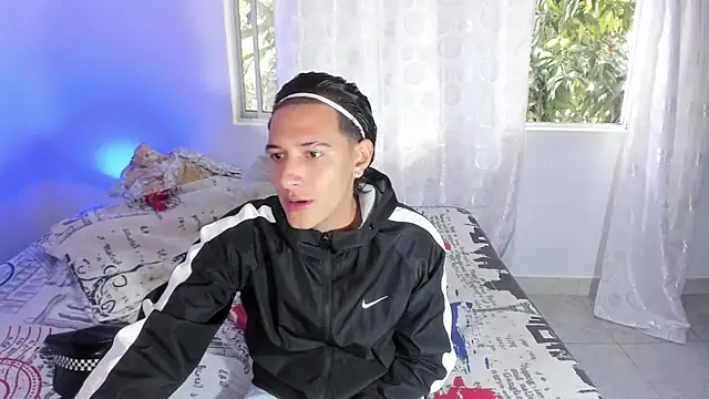 Snapshot of Hayden_Boy_ chatting on October 18, 2025, 1:23 pm Hayden Boy online show from October 18, 2025, 1:23 pm