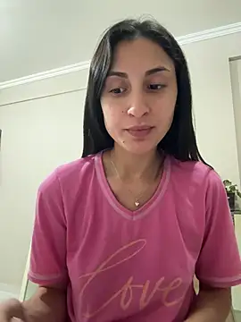 Snapshot of itsmiasofia chatting on June 20, 2026, 11:51 pm itsmiasofia online show from June 20, 2026, 11:51 pm
