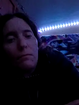 JT83FL online show from November 28, 2025, 4:15 am