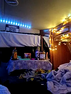 JT83FL online show from November 30, 2025, 11:09 pm