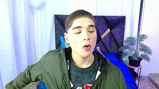 Snapshot of Mattass18 chatting on October 27, 2025, 2:10 pm Mattass18 online show from October 27, 2025, 2:10 pm