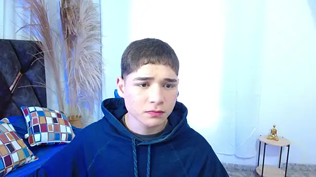 Snapshot of Mattass18 chatting on November 21, 2025, 1:21 pm Mattass18 online show from November 21, 2025, 1:21 pm