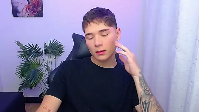 Snapshot of Mattass18 chatting on May 16, 2026, 1:10 pm Mattass18 online show from May 16, 2026, 1:10 pm