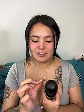 Snapshot of Mellani_luod chatting on June 29, 2026, 3:57 am Mellani luod online show from June 29, 2026, 3:57 am