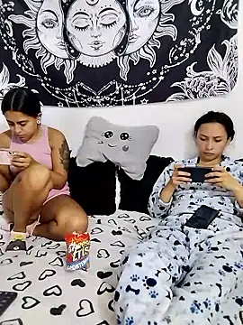 Snapshot of abby_n_emily chatting on June 3, 2026, 2:33 pm abby n emily online show from June 3, 2026, 2:33 pm