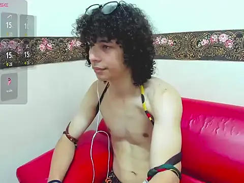 Snapshot of Mike_Miiller_ chatting on October 28, 2025, 5:04 pm Mike Miiller online show from October 28, 2025, 5:04 pm