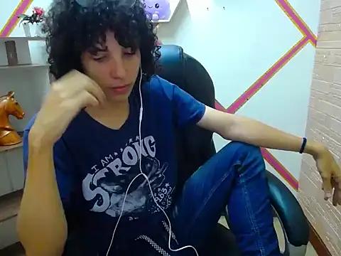 Snapshot of Mike_Miiller_ chatting on October 29, 2025, 5:36 pm Mike Miiller online show from October 29, 2025, 5:36 pm