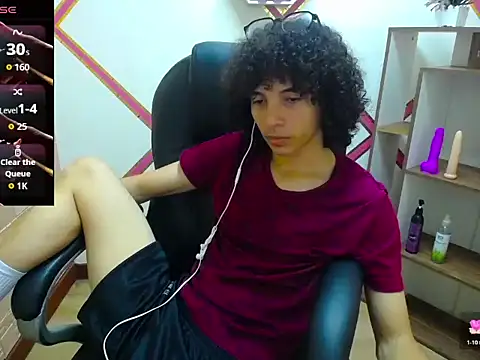 Snapshot of Mike_Miiller_ chatting on November 10, 2025, 6:07 pm Mike Miiller online show from November 10, 2025, 6:07 pm