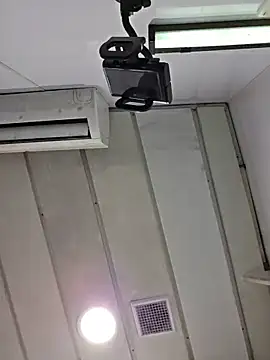 shainnfk online show from March 17, 2026, 10:07 am