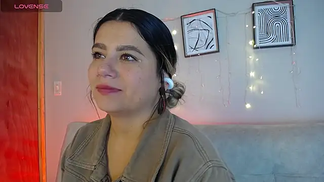 Sweet Bella Valery online show from April 30, 2026, 8:48 pm