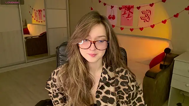 BellaSink online show from December 3, 2025, 5:48 am