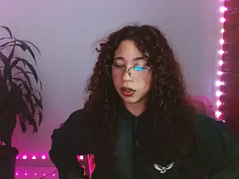 Medussa3033 online show from November 7, 2025, 1:38 am