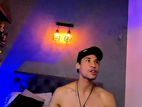 MaxHuston online show from October 25, 2025, 7:27 am