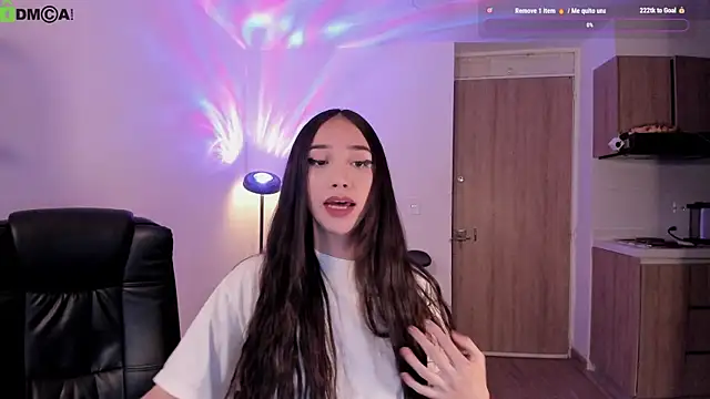 Snapshot of Mikeyvioleta_ chatting on May 9, 2026, 11:32 pm Mikeyvioleta online show from May 9, 2026, 11:32 pm