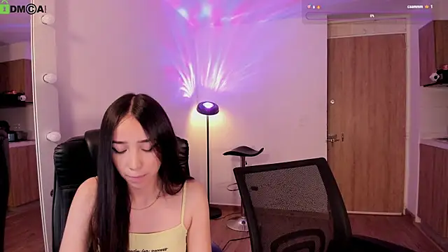 Snapshot of Mikeyvioleta_ chatting on May 16, 2026, 9:06 am Mikeyvioleta online show from May 16, 2026, 9:06 am