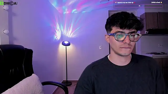 Snapshot of Mikeyvioleta_ chatting on May 31, 2026, 4:09 am Mikeyvioleta online show from May 31, 2026, 4:09 am
