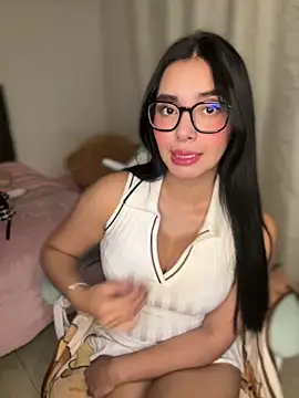 MiaSofia   online show from February 27, 2026, 4:45 am