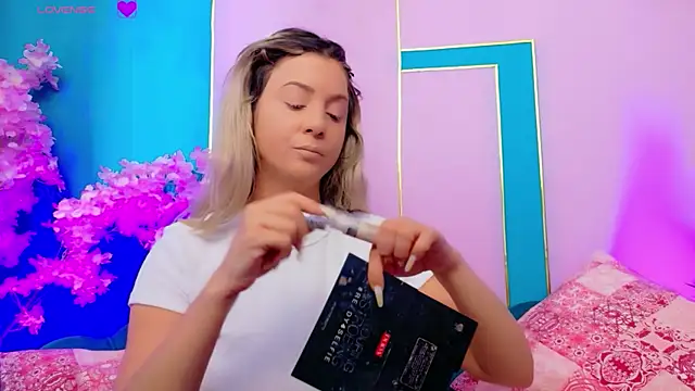 AriannaSins online show from July 17, 2026, 11:17 am
