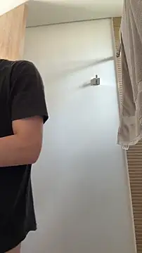 Snapshot of Valentino_ceratii chatting on November 18, 2025, 6:34 pm Valentino ceratii online show from November 18, 2025, 6:34 pm