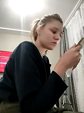 SandyCassie online show from November 30, 2025, 7:07 pm