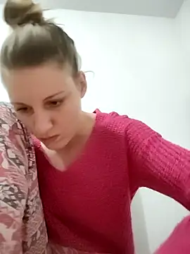 SandyCassie online show from March 5, 2026, 8:49 pm