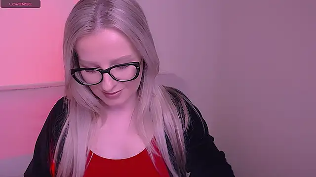 Snapshot of AllaLeomz chatting on November 15, 2025, 8:00 am AllaLeomz online show from November 15, 2025, 8:00 am