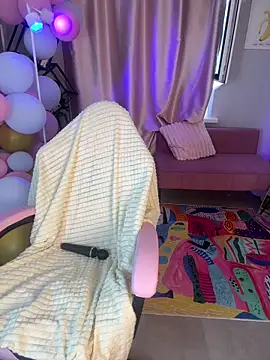 cold blondie online show from June 20, 2026, 5:43 am