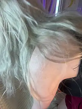 cold blondie online show from June 26, 2026, 5:12 am