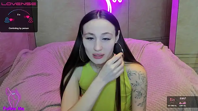 Snapshot of honeybuns_lizzy chatting on April 19, 2026, 1:21 pm honeybuns lizzy online show from April 19, 2026, 1:21 pm