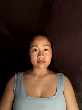 Snapshot of Spring-mky chatting on November 8, 2025, 8:18 pm Spring-mky online show from November 8, 2025, 8:18 pm