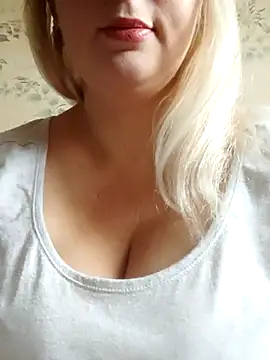 PaigexLynn online show from October 17, 2025, 7:22 am