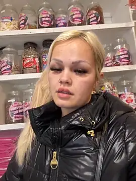 Snapshot of CherryXOX- chatting on November 20, 2025, 10:59 am CherryXOX- online show from November 20, 2025, 10:59 am