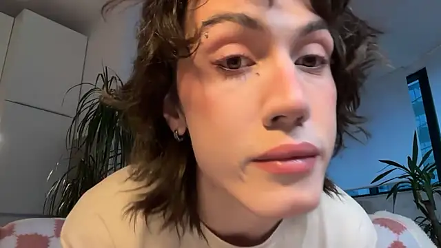 kira yoshika9e online show from March 15, 2026, 4:35 pm